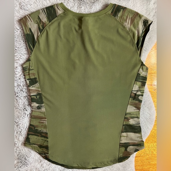 Alphalete Camo Velocity Short Sleeve T-Shirt - Picture 2 of 13